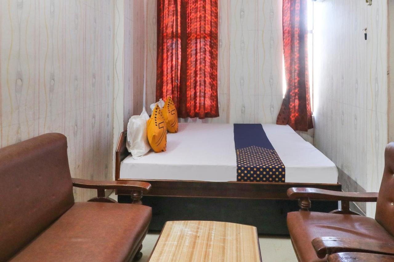 Spot On 67728 Ashish Guest House Jaunpur Kültér fotó