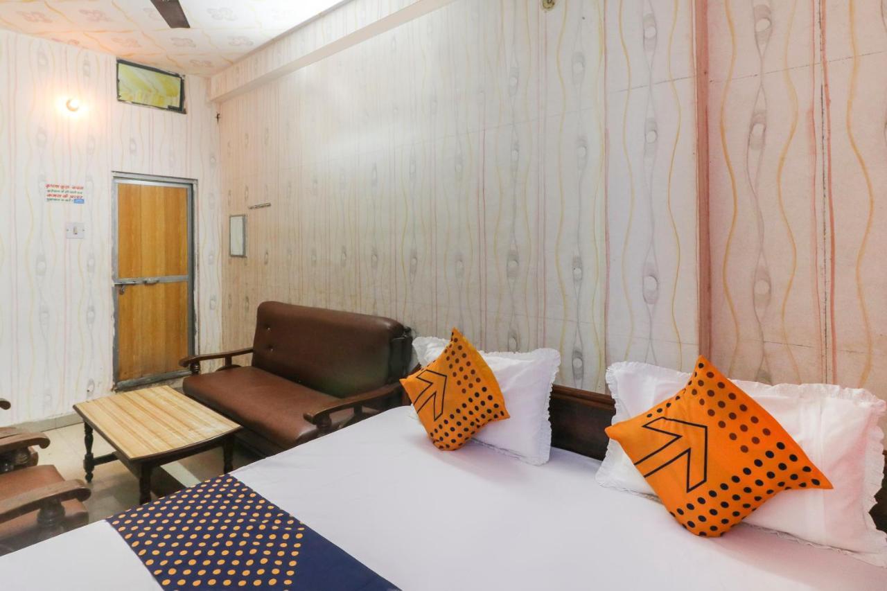 Spot On 67728 Ashish Guest House Jaunpur Kültér fotó